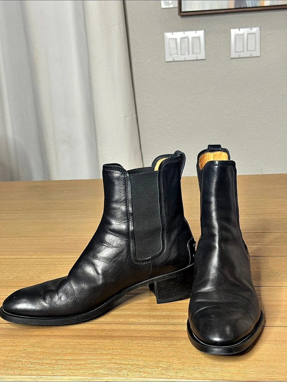 Tod's Gommino Chelsea Boots in Leather Black Leather US 10.5